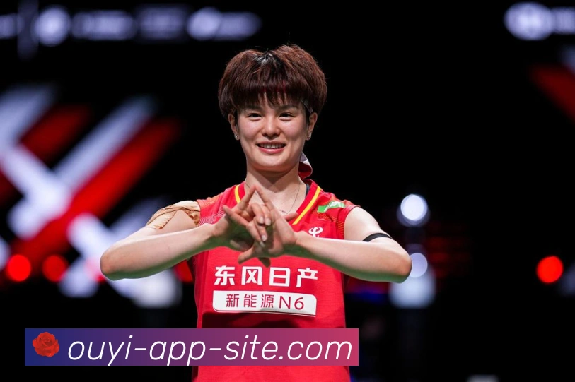 弗拉基米尔克里琴科拳击生涯从重量级王朝到技术革新的传奇之路解析 弗拉基米尔克里琴科拳击生涯从重量级王朝到技术革新的传奇之路解析